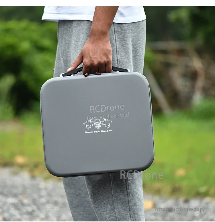 The STARTRC Travel Handbag is designed specifically for DJI Mavic 3 Pro.