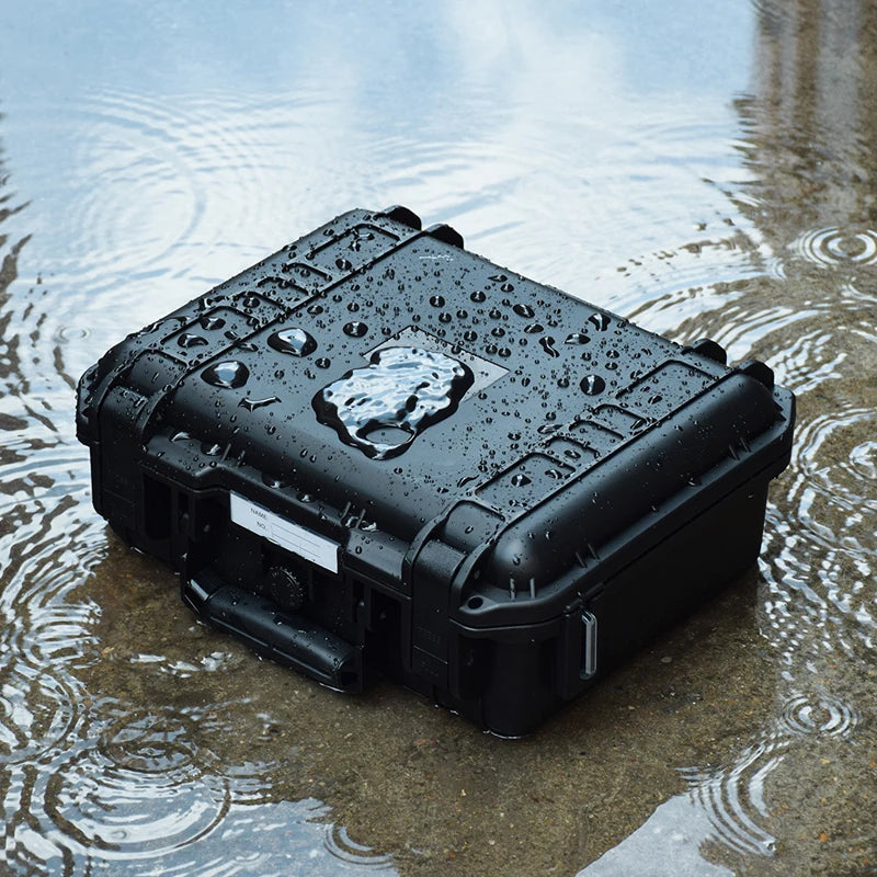 Effectively alleviate the impact of external forces, the waterproof hard shell is safe, and the