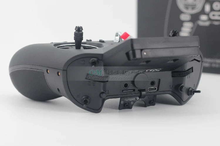 RadioMaster Zorro features an ergonomic design, large bright LCD screen in perfect viewing position