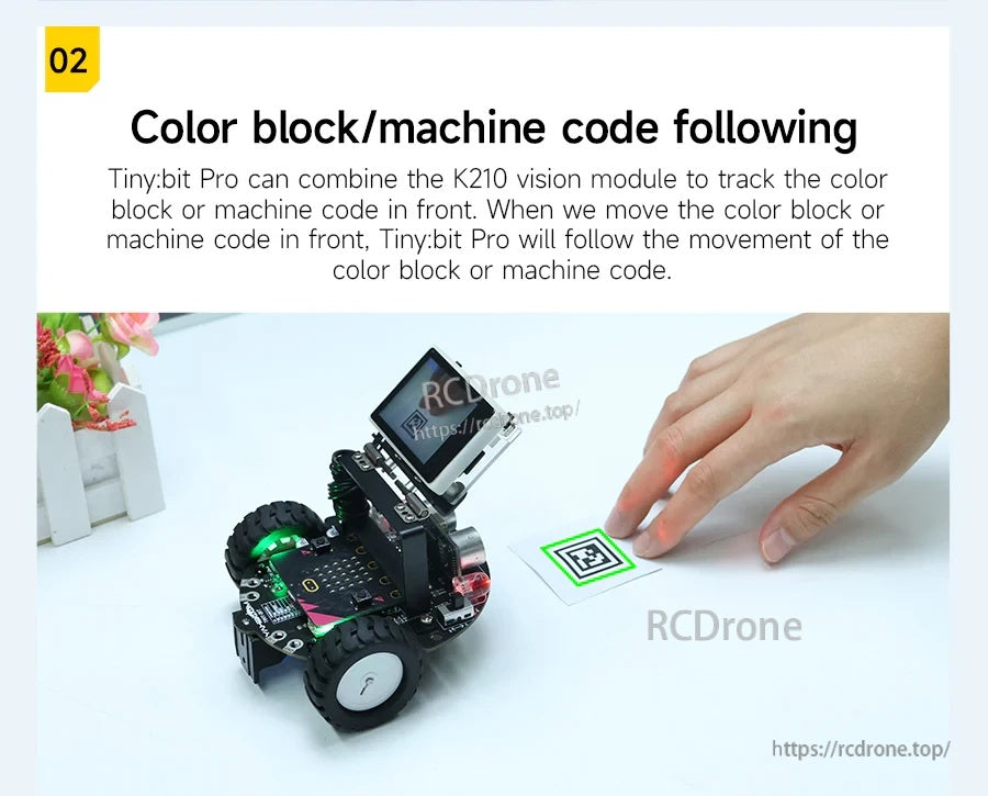 Color block and machine-code following demo with robot tracking a square marker on the table