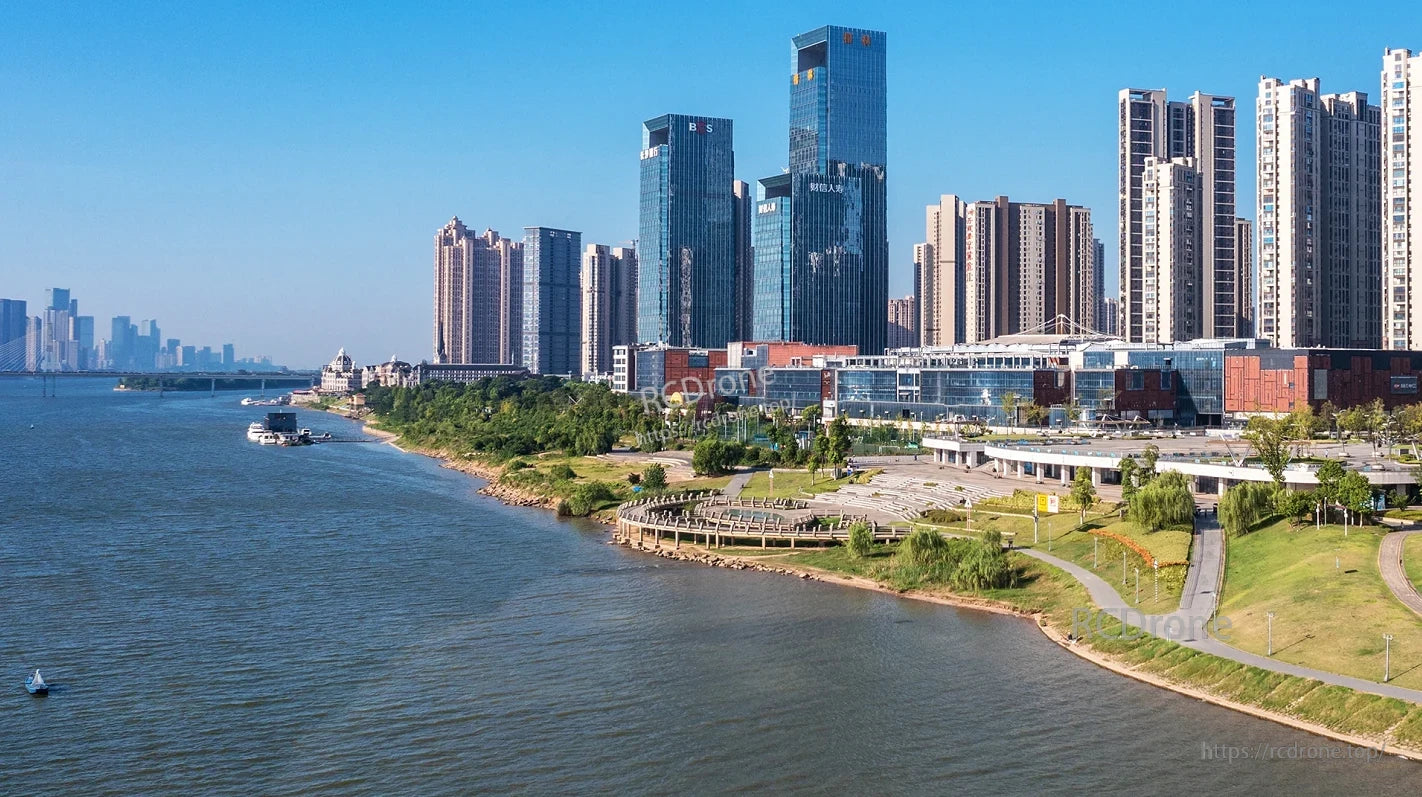 Walksnail Avatar HD Pro, Key features include Sony Starvis sensor, high frame rate, H.265 encoding, and wide power input for improved image quality.