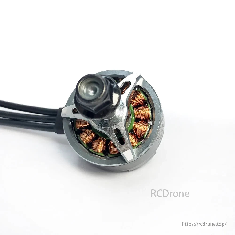 YSIDO 2205PRO 2300KV 2-4S Brushless Motor, The YSIDO 2205PRO motor is a high-performance motor suitable for FPV freestyle and racing builds, offering enhanced performance and efficiency.