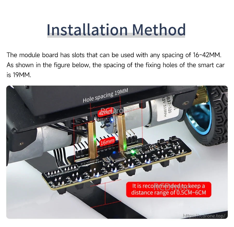 Installation method graphic showing slotted mounting holes and adjustable spacing range on robot car chassis