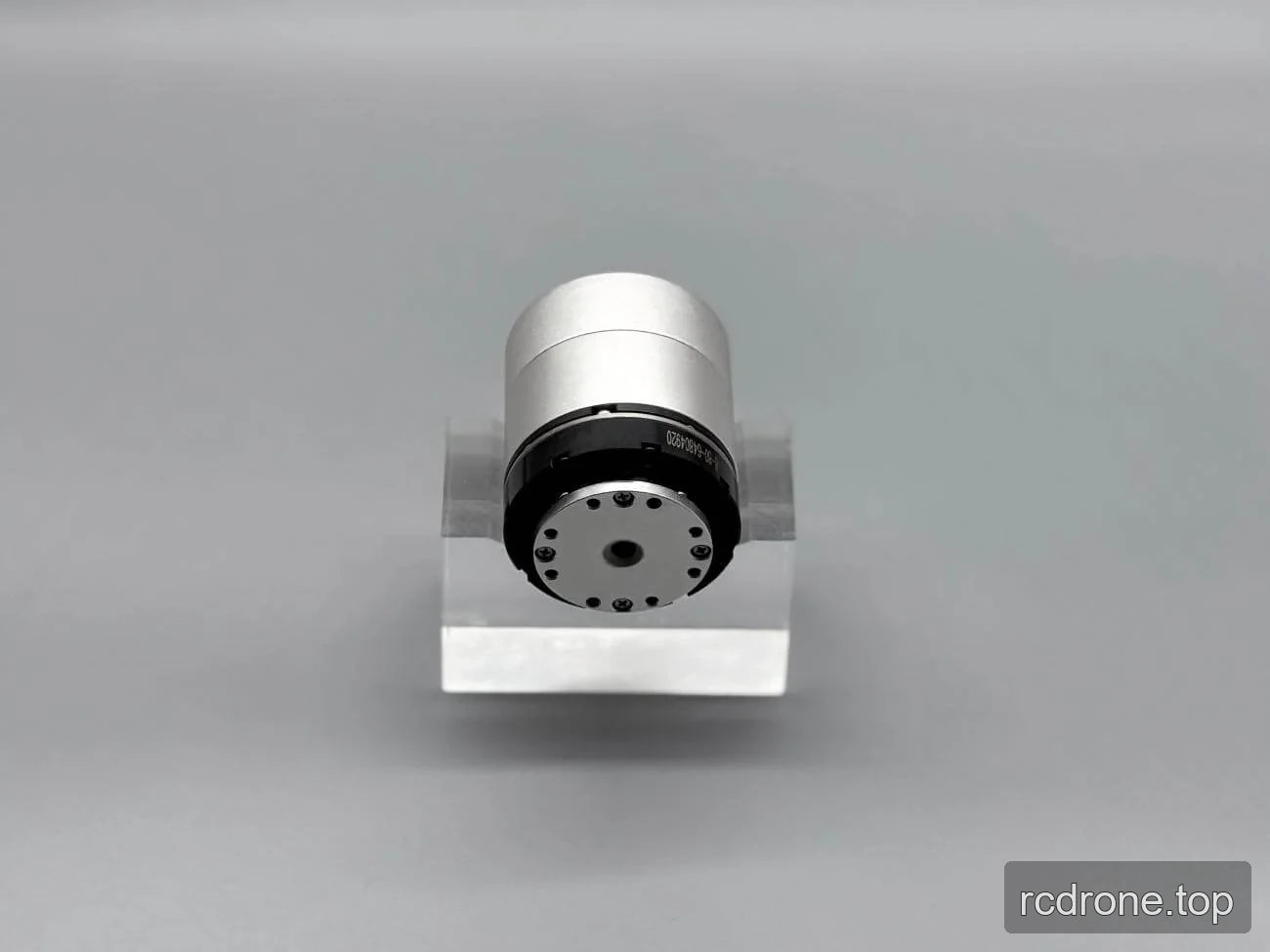 PH08 motor front face with central opening and circular mounting pattern