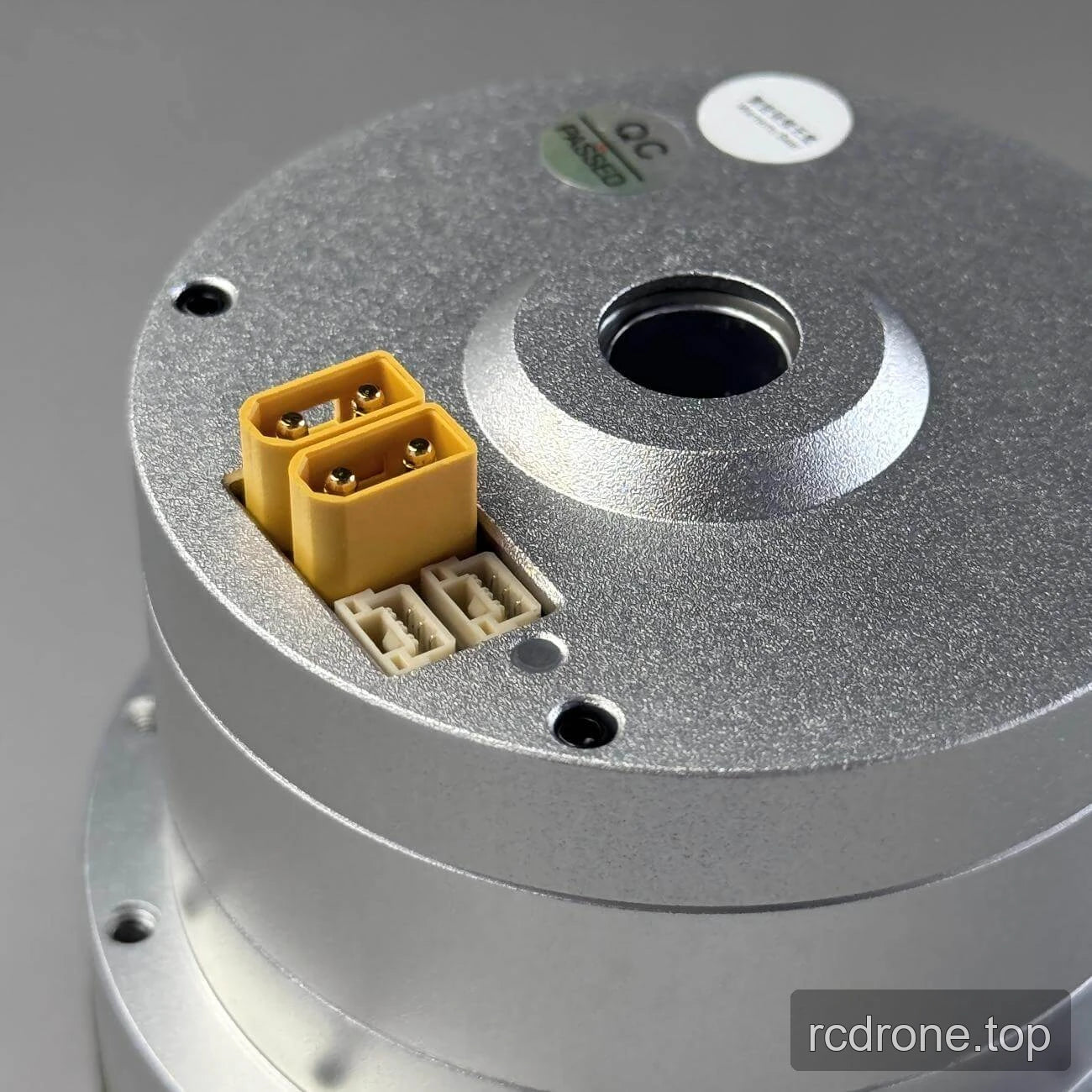 EYOU PH17 motor face with yellow and white connector housings