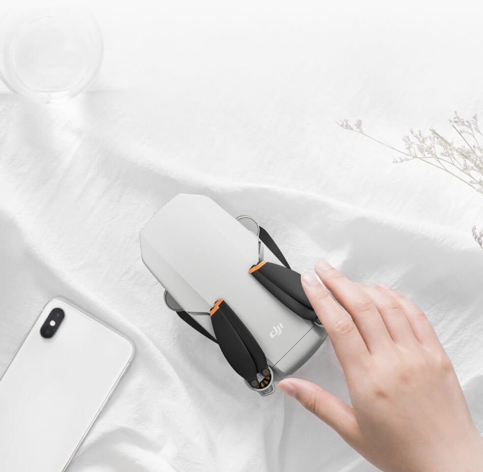 DJI Mini SE - Camera Drone with 3-Axis Gimbal 2.7K Camera GPS 30-min Flight Time 10 DJI Mini SE - Camera, DJI Mini SE allows you to effortlessly capture remote landscapes . 4 km* HD Video