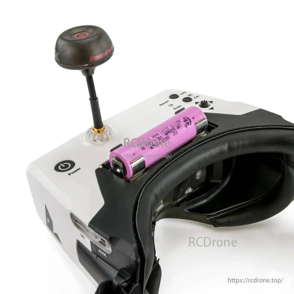 Fat Shark Scout FPV Goggle, Fat Shark Scout FPV goggles feature 50° FOV, DVR, and Diversity RX for enhanced drone racing and flying experiences.