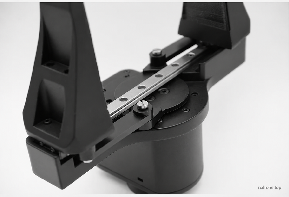 TG98 gripper guide and drive housing close-up