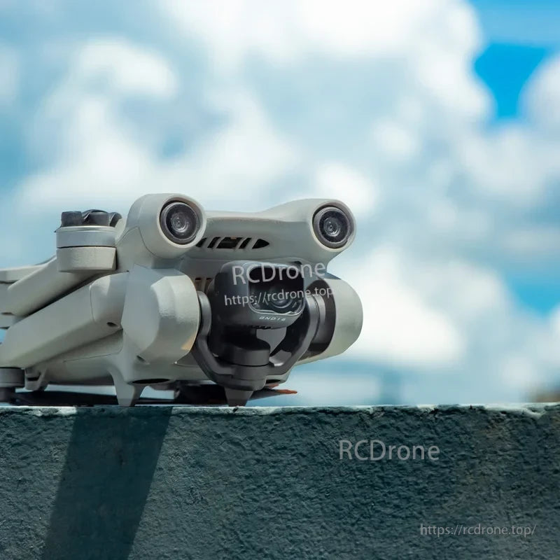 Lens Filter, Enable slower shutter speeds for natural motion blur and creative effects.