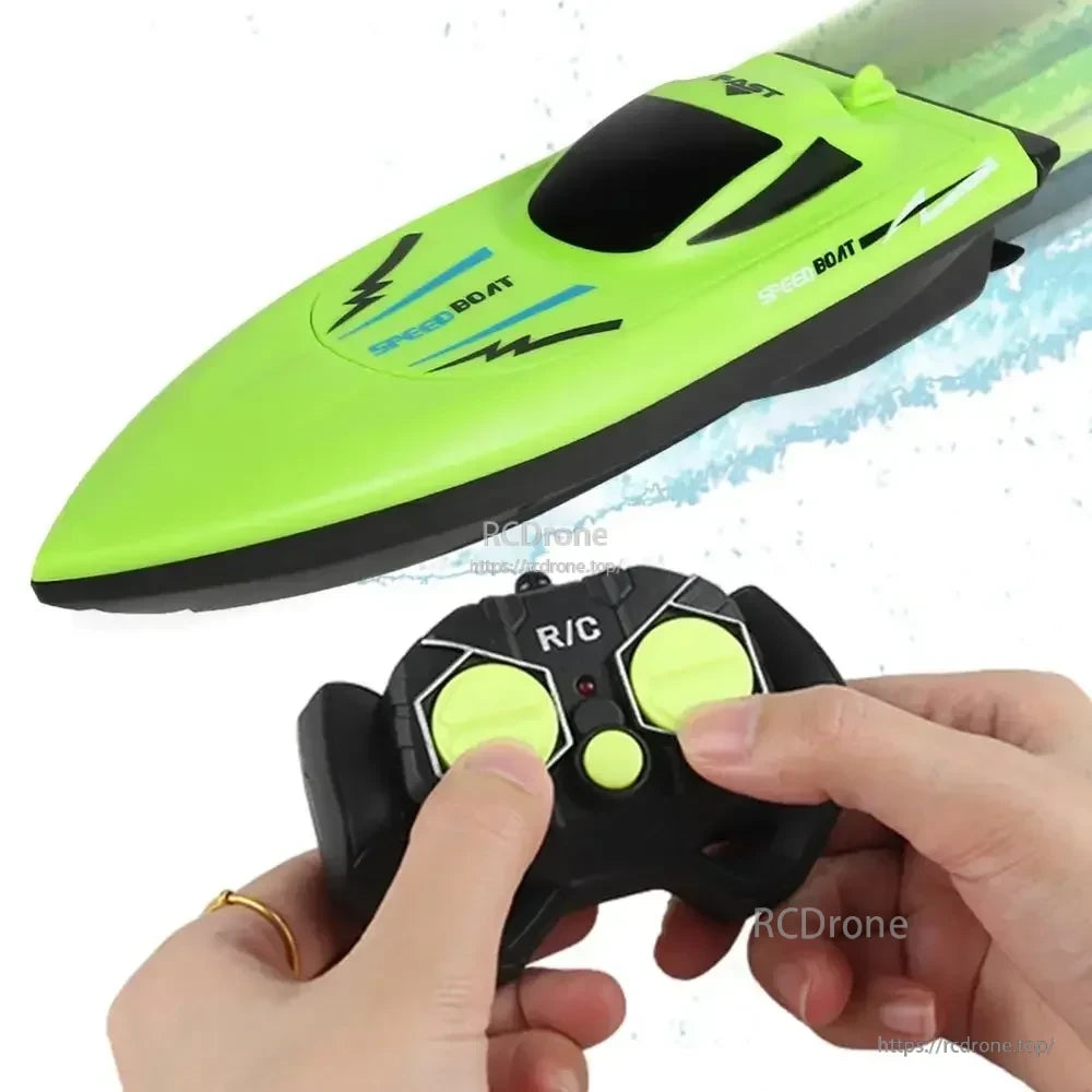 RC Boat, The ABS construction and double-propeller drive provide responsive maneuvering.