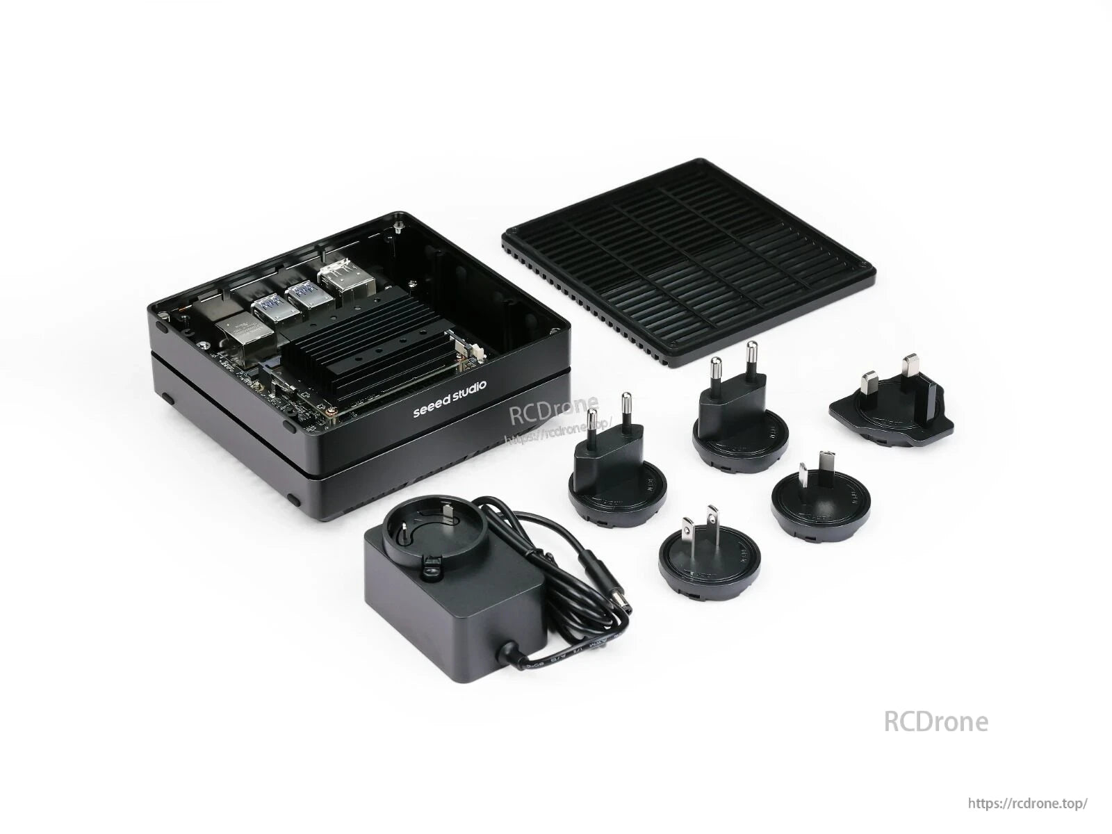 reComputer J1020 v2: Jetson Nano 4GB, 0.5 TOPS AI, 16GB eMMC, M.2 Key M, 4x USB3, HDMI & DP – compact edge AI computer by Seeed Studio.