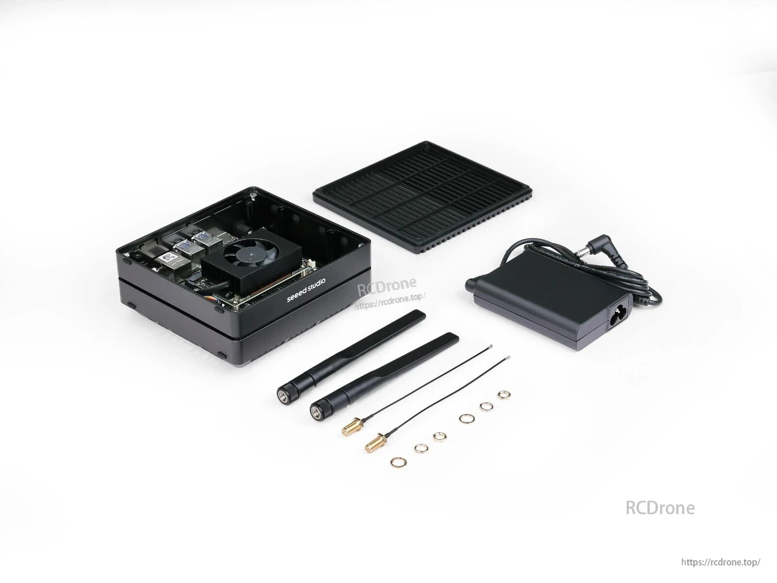 Compact edge AI computer with Jetson Orin Nano 8GB, 128GB SSD, USB 3.2, HDMI 2.1, GbE, and Super Mode JP6.2 for high-performance AI applications.