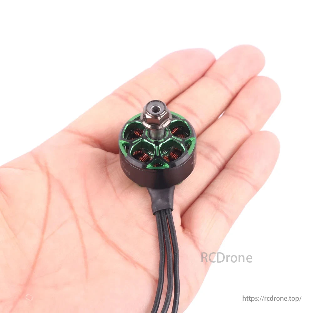 SKYSTARS 2207 1950KV Brushless Motor, Supporting 4-6S LiPo and delivering up to 980W of power, this motor offers strong thrust and reliable efficiency.