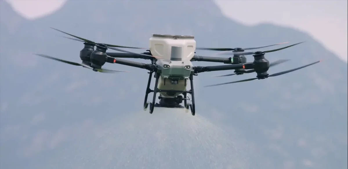 DJI Agras T50 — сельскохозяйственный дрон для опрыскивания 40 кг/разбрасывания 50 кг